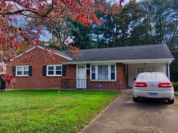 2nd image of 162 Greenwich Cir