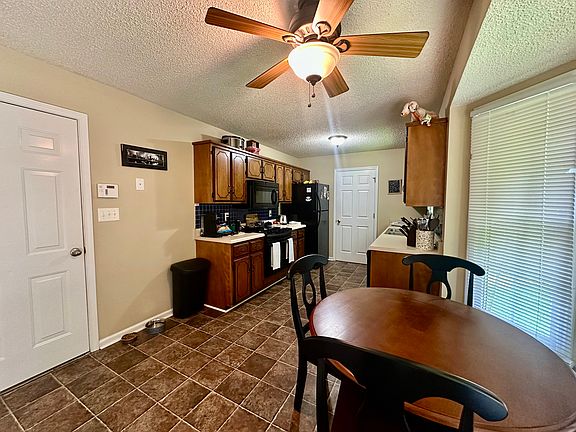5th image of 3236 S Senseney Cir
