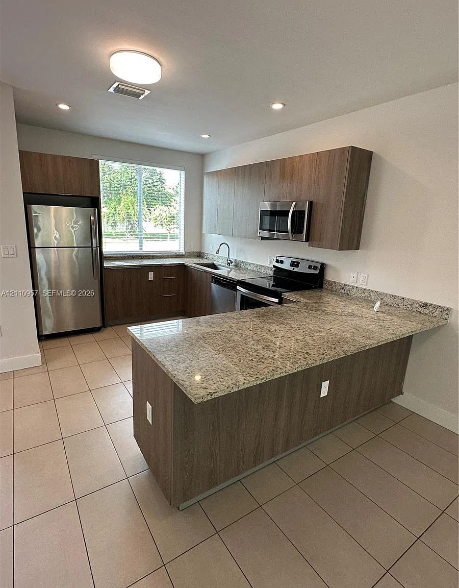 East Of 5th Townhomes — Photo 1