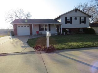 3 Driver Ct, Saint Peters, MO 63376