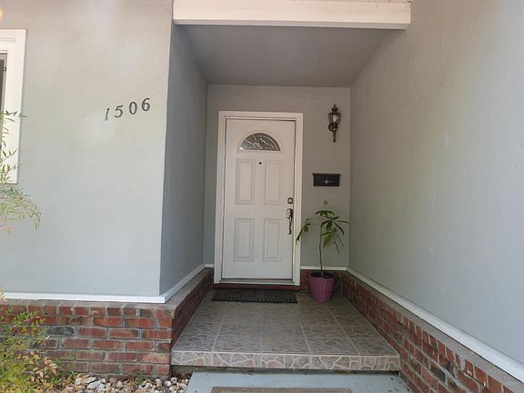 3rd image of 1506 Lyle Dr