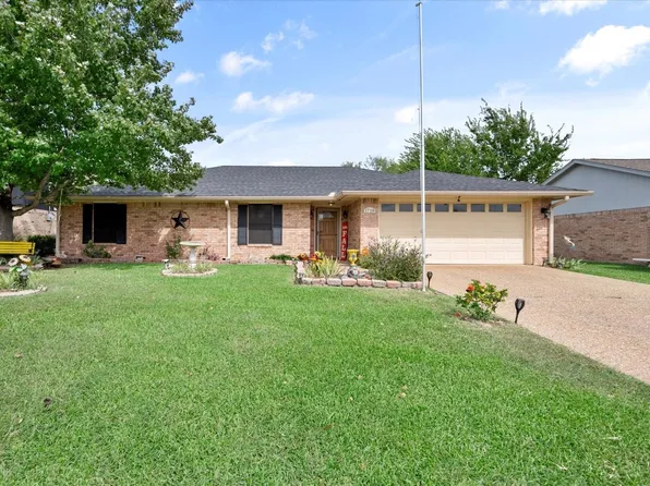 1718 Northwood Blvd, Corsicana, TX 75110