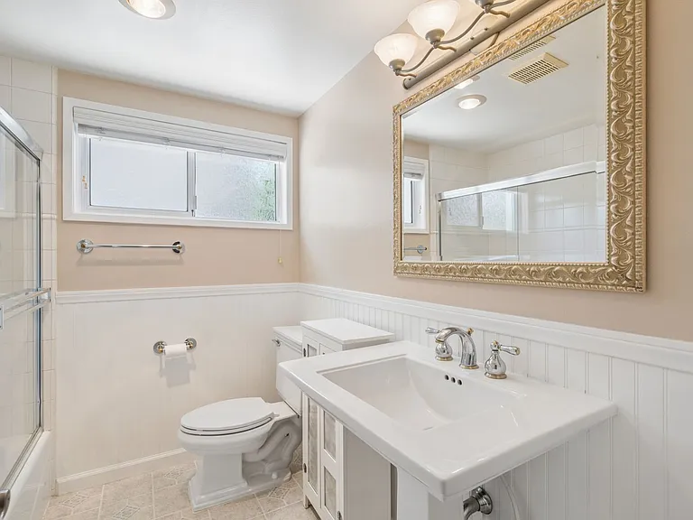 929 Junipero Dr — Photo 15