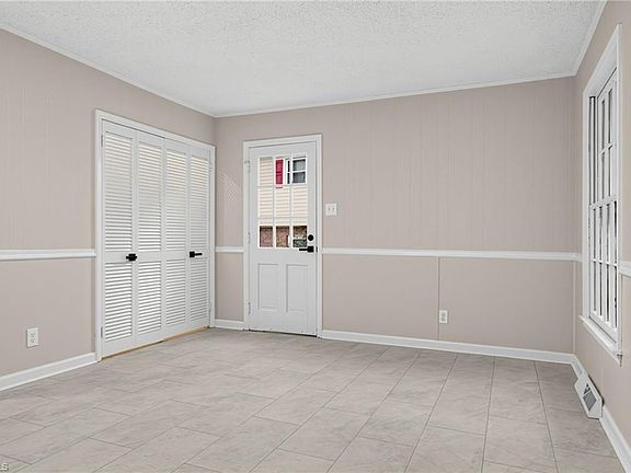 5th image of 3709 Whitfield Rd