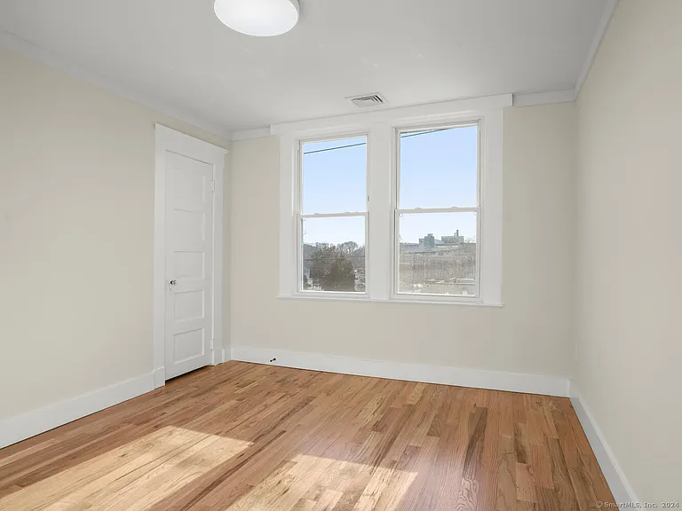 101 Noble Ave — Photo 12