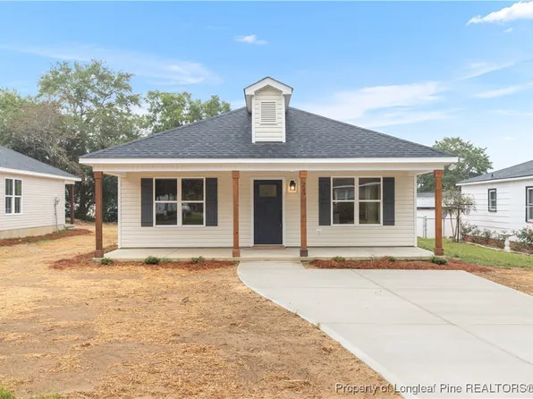 229 E Washington St, Coats, NC 27521