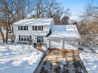 404 Stonehedge Rd, Green Bay, WI 54302