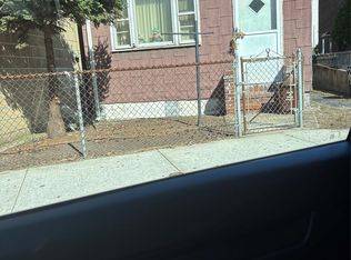 7235 Grand Ave, Maspeth, NY 11378