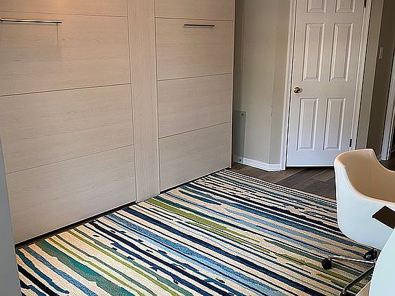 2 bedroom with Murphy beds