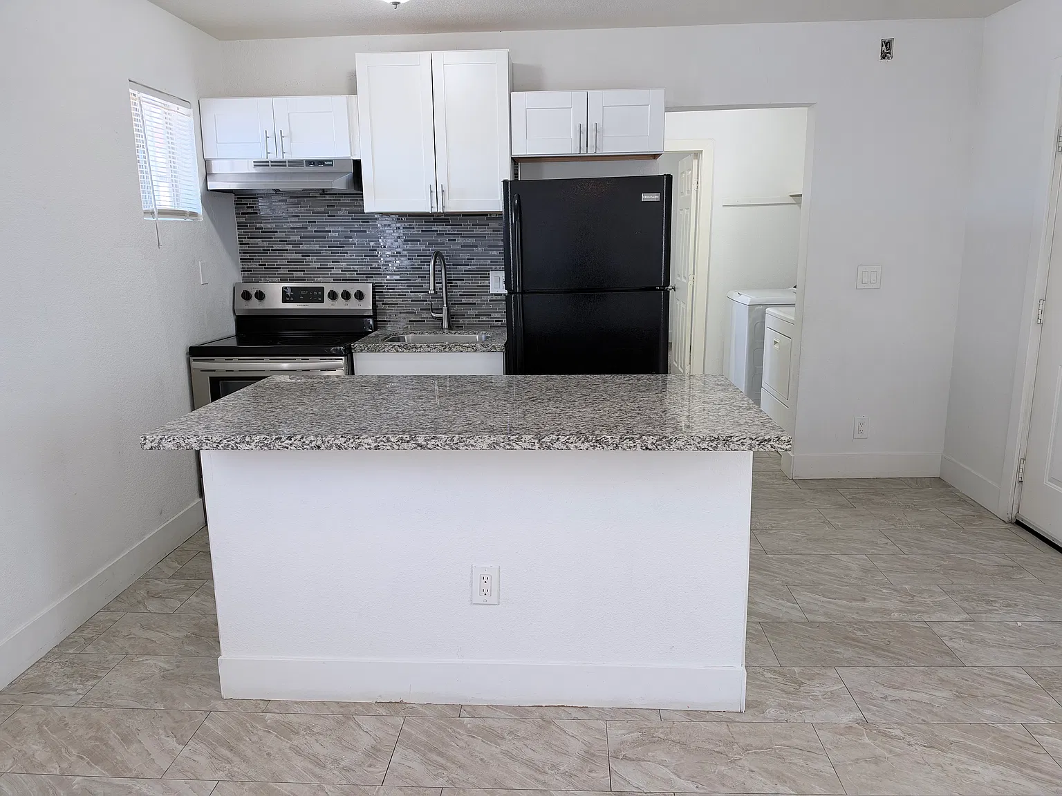 2 bed, 950 sqft, $1,150 — Photo 1
