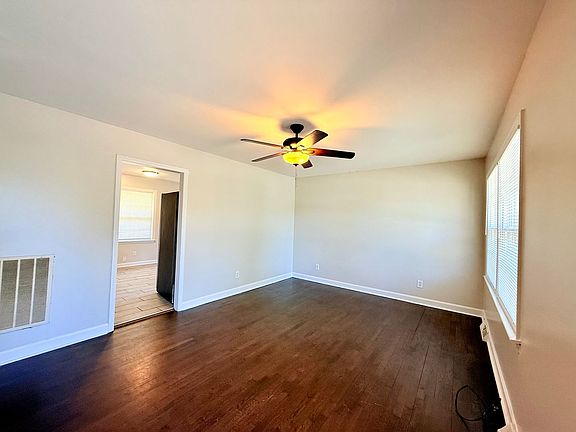 2nd image of 4033 Fieldcrest Rd
