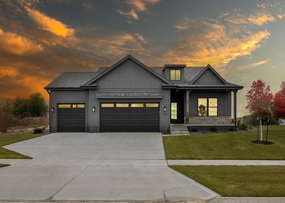 1st image of 2808 NW Cedarwood Dr
