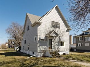 98 4th Ave, Keystone, IA 52249