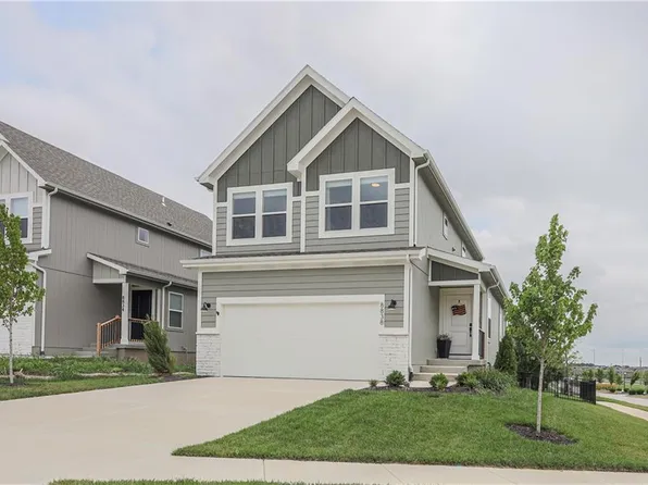 8838 SW 9th Ter, Blue Springs, MO 64064