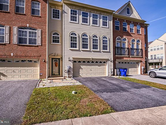 2nd image of 36 Jasmine Dr