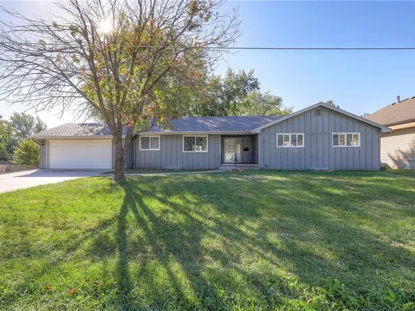 104 Olive St, Lansing, KS 66043