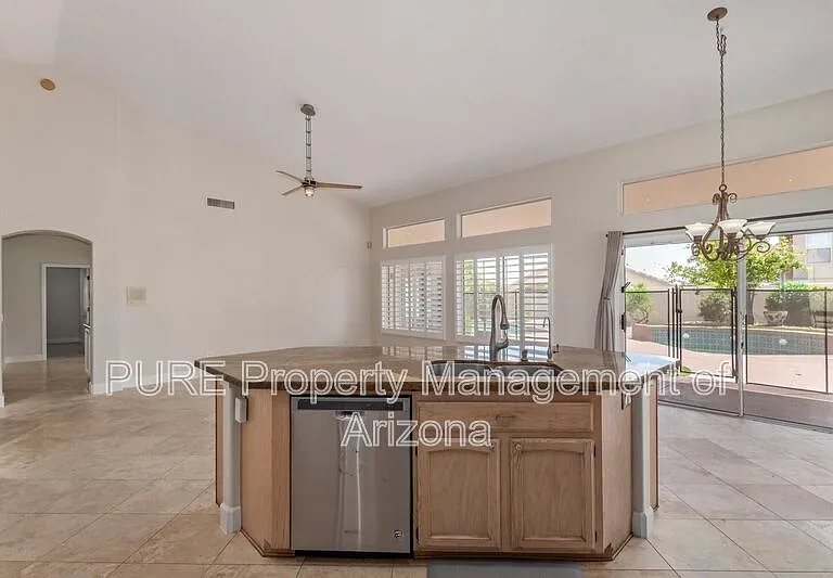 4623 E Rocky Slope Dr — Photo 10