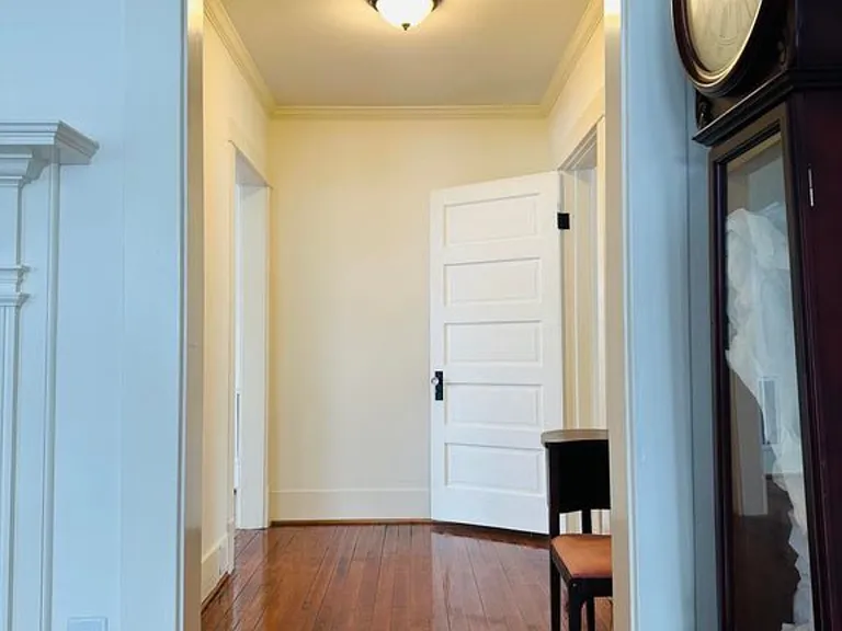 113 E North St — Photo 3