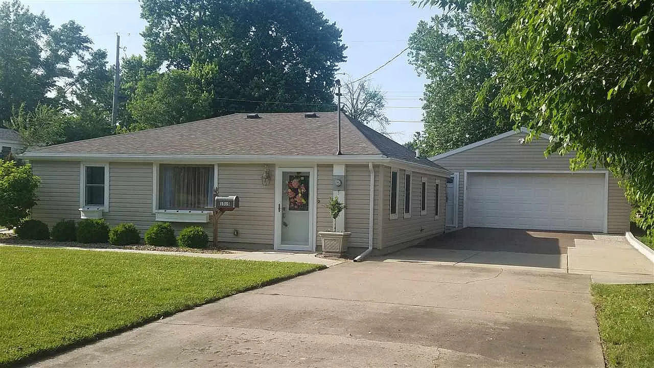 1515 Chestnut St photo 1