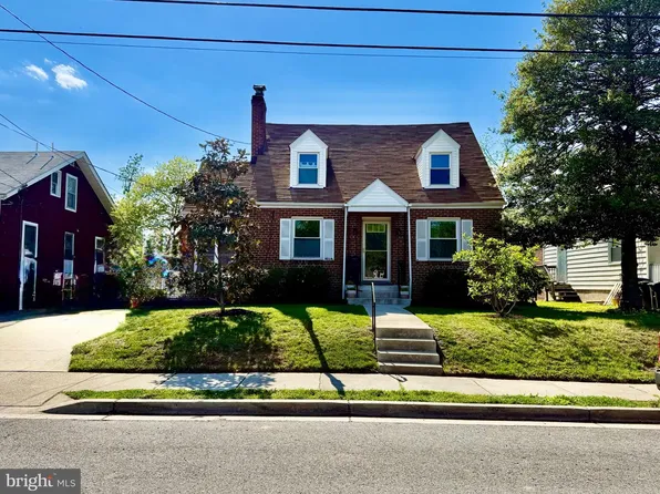 4014 32nd St, Mount Rainier, MD 20712