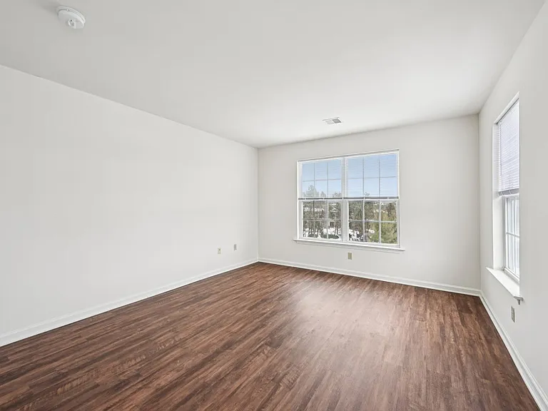 Spring Creek Apartments — Photo 199