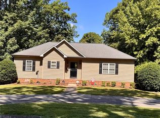 944 Trollinger Rd, Asheboro, NC 27203