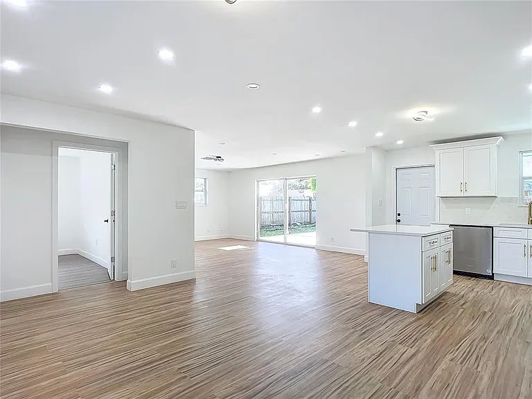 1428 Margina Ave — Photo 6