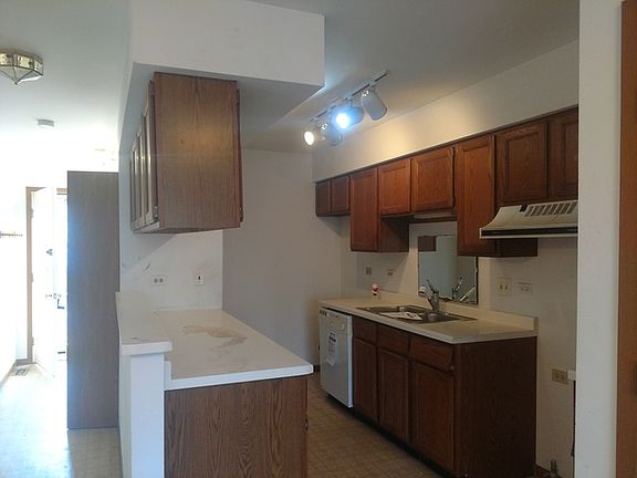 2nd image of 1407 Oakleaf Ln