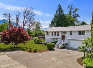 38505 SE 86th Pl, Snoqualmie, WA 98065
