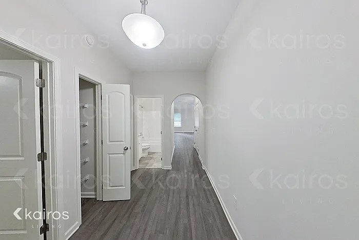 4 bed, 2.0 bath, 1802 sqft, $2,175 — Photo 2