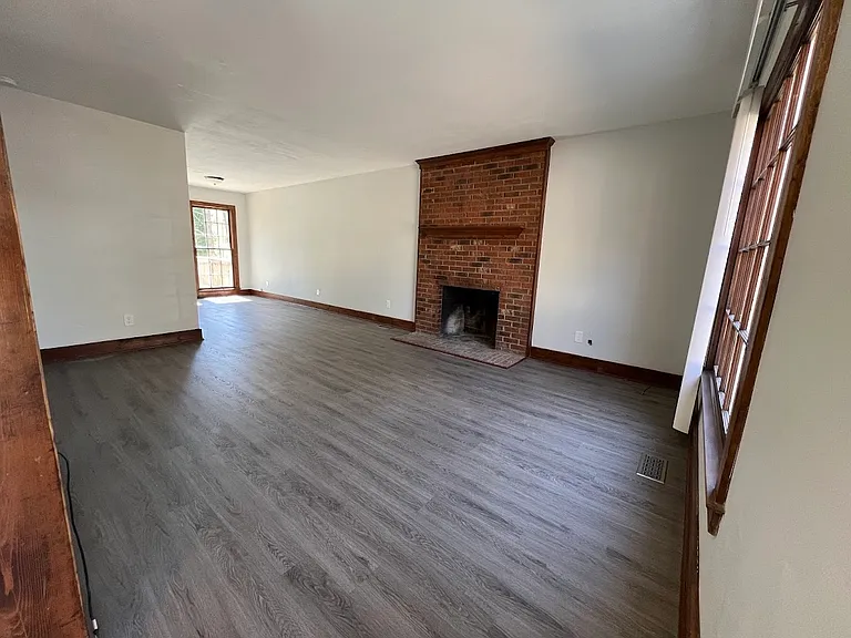 4905 Coral Ridge Ct #B — Photo 3