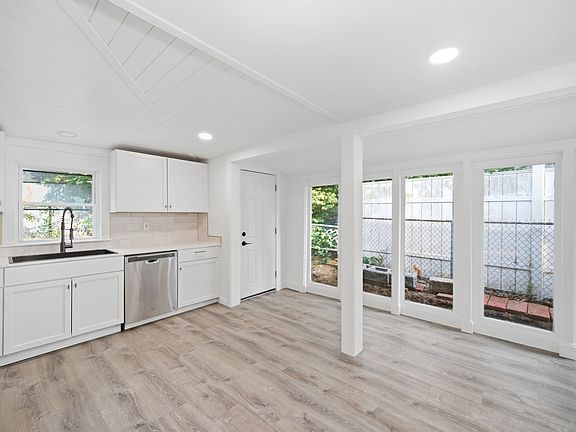3rd image of 139 Spring St