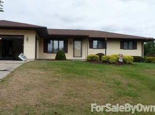 1004 Hilltop Dr, Morrison, IL 61270