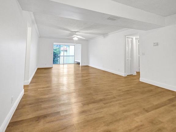 5th image of 604 NW 13th St APT 33