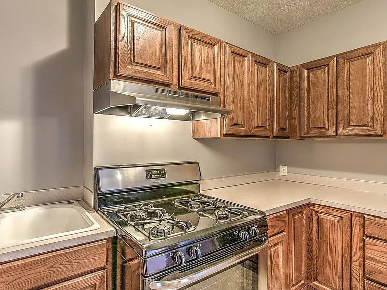 2754 Harney 324 South Ave #27 — Photo 6