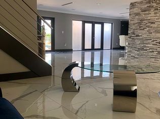 8765 NW 189th Ter, Hialeah, FL 33018