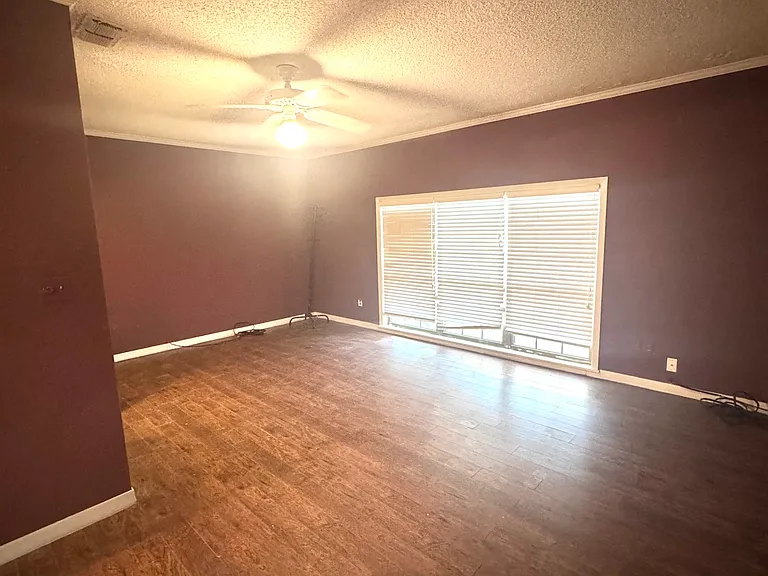 2211 Clay St — Photo 9