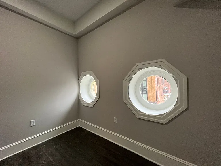 306 W Franklin — Photo 38