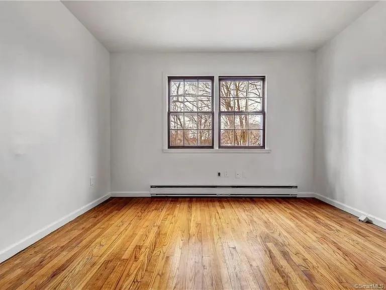 38 Diamond St — Photo 25