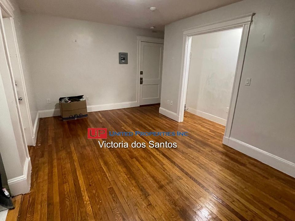 2nd image of 166 Salem St APT 2