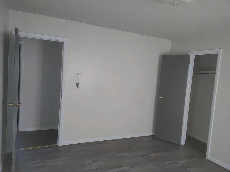 1710 Avenue V — Photo 11