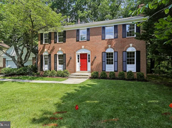 5705 Sugarbush Ln, Rockville, MD 20852