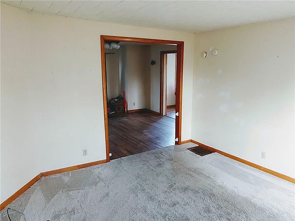 5th image of 1 Canoga St