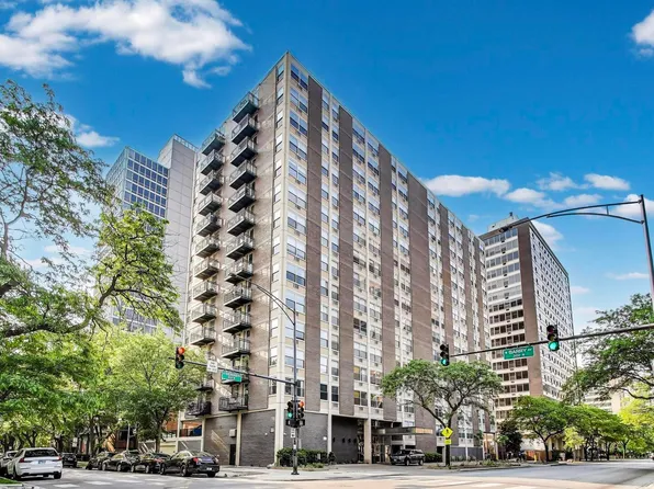 3033 N Sheridan Rd APT 310, Chicago, IL 60657