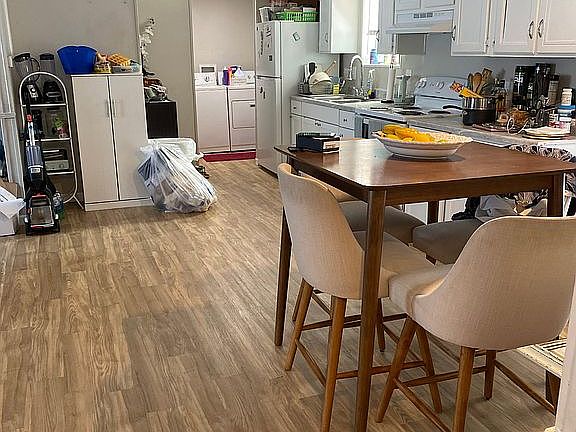 5th image of 5215 Liliput Ln
