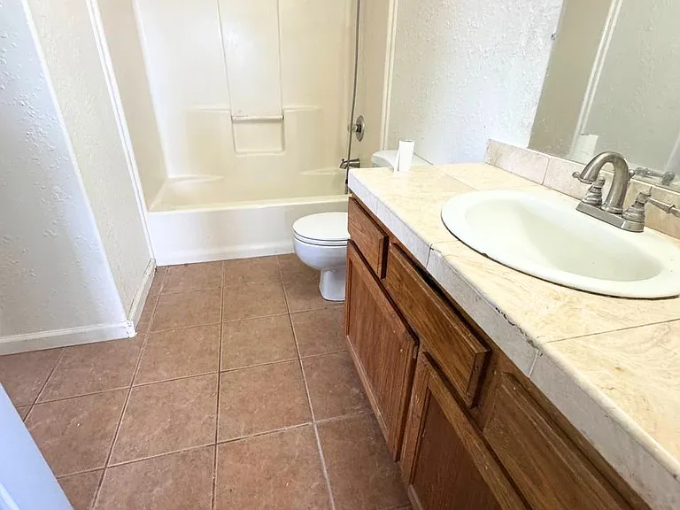 2057 Kinoole St #2 — Photo 6