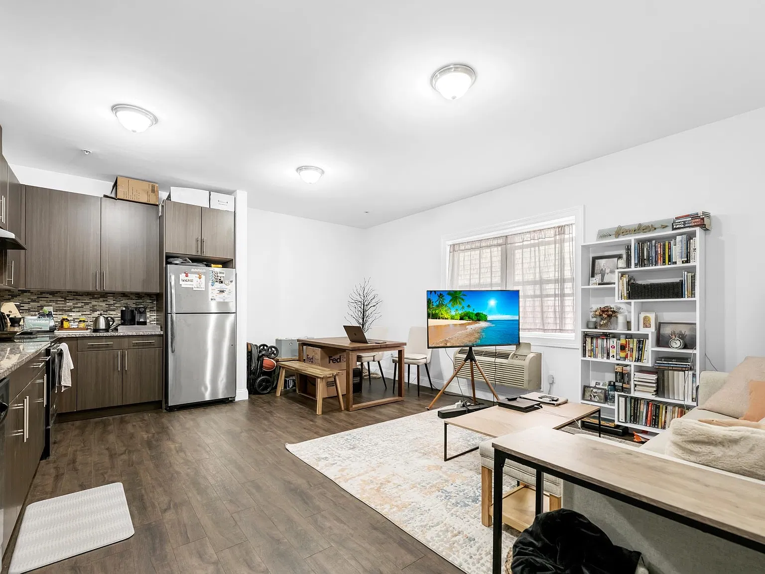 1 bed, 1.0 bath, 800 sqft, $2,150 — Photo 2