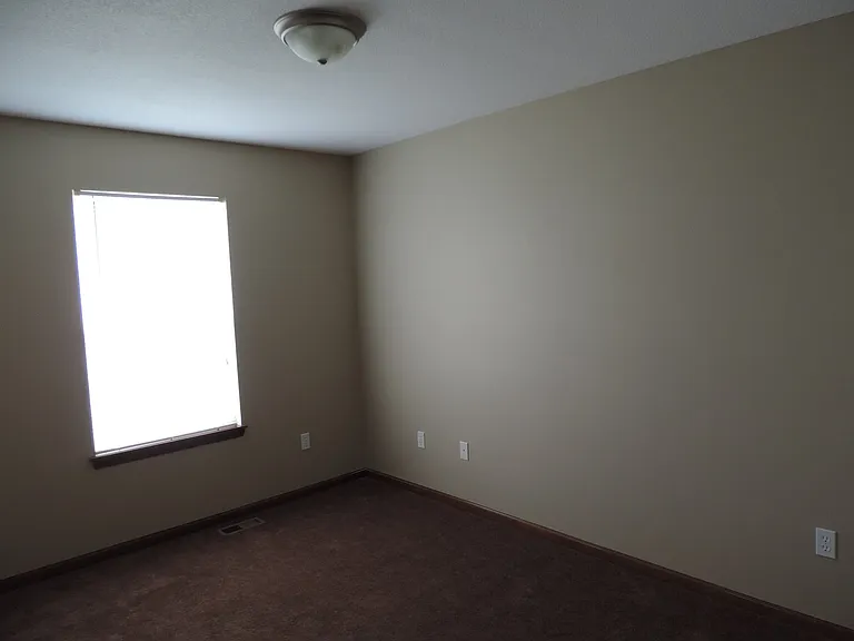 1009 Higgins St — Photo 13