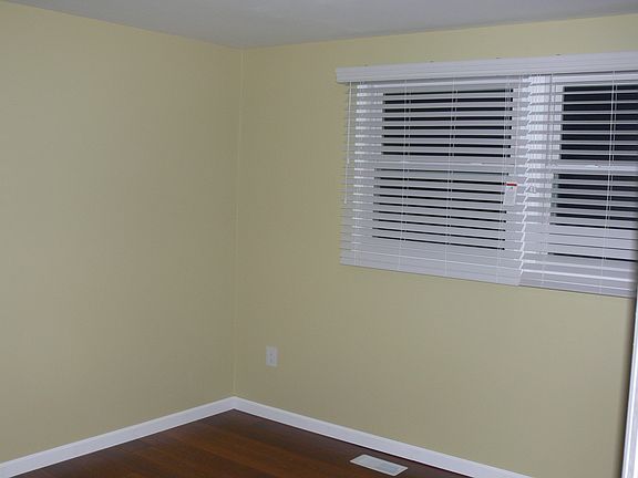 4th image of 1800 Brentwood Dr