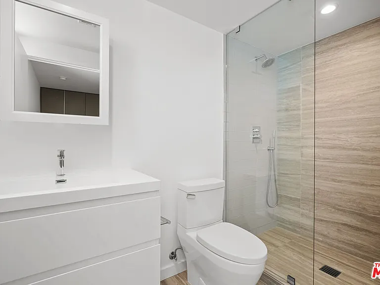 11795 Gateway Blvd #4 — Photo 13
